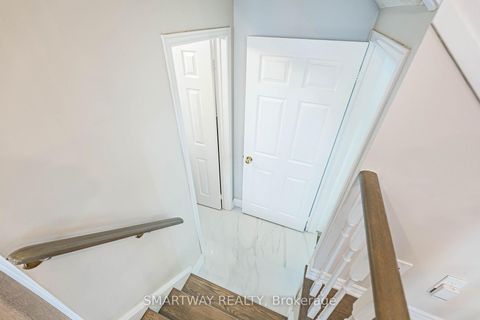 Photo 17 at 41 Ronan Crescent, Sonoma Heights, Vaughan