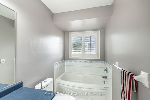 Photo 26 at 41 Ronan Crescent, Sonoma Heights, Vaughan