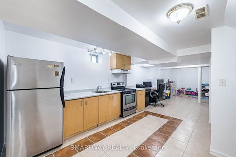 Photo 37 at 41 Ronan Crescent, Sonoma Heights, Vaughan