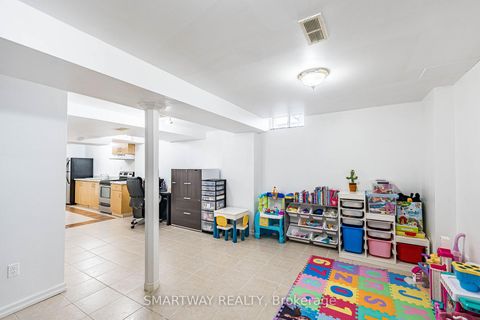 Photo 42 at 41 Ronan Crescent, Sonoma Heights, Vaughan