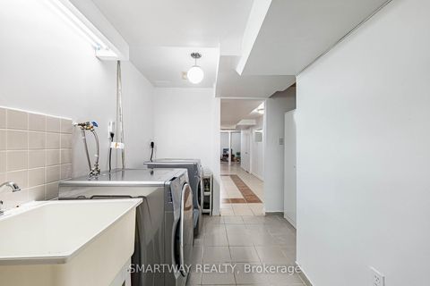 Photo 44 at 41 Ronan Crescent, Sonoma Heights, Vaughan