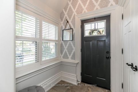 Photo 3 at 27 Catherine Avenue, Aurora Village, Aurora