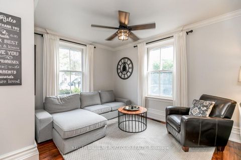 Photo 13 at 27 Catherine Avenue, Aurora Village, Aurora