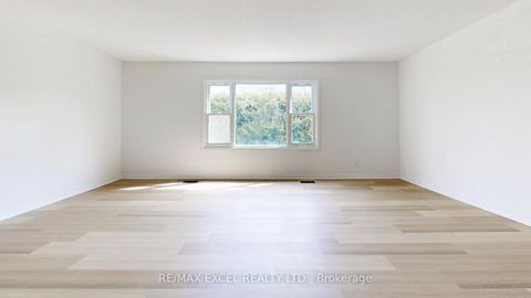 Photo 7 at 3 Red Maple Court, Bayview Village, Toronto