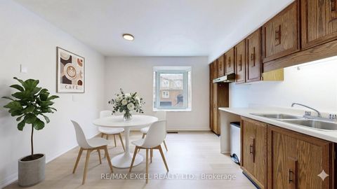Photo 10 at 3 Red Maple Court, Bayview Village, Toronto