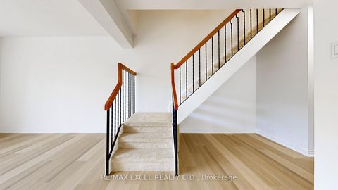 Photo 18 at 3 Red Maple Court, Bayview Village, Toronto