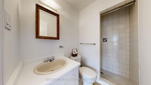 Photo 25 at 3 Red Maple Court, Bayview Village, Toronto