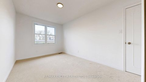 Photo 31 at 3 Red Maple Court, Bayview Village, Toronto