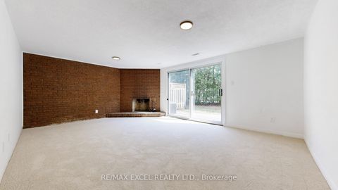 Photo 36 at 3 Red Maple Court, Bayview Village, Toronto