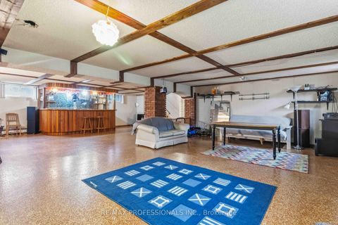 Photo 13 at 118 Tandridge Crescent, Old Rexdale, Toronto
