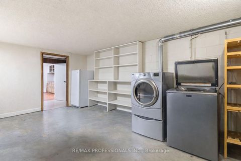 Photo 16 at 118 Tandridge Crescent, Old Rexdale, Toronto