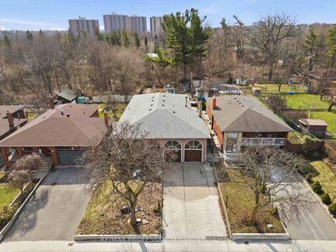 Photo 17 at 118 Tandridge Crescent, Old Rexdale, Toronto