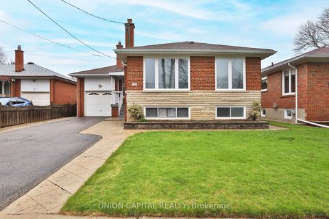 Photo 1 at 12 Anola Place, Bendale, Toronto