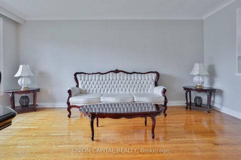 Photo 9 at 12 Anola Place, Bendale, Toronto