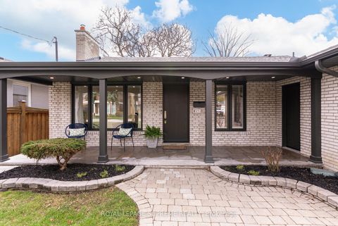 Photo 1 at 21 Spencely Court, Richview, Toronto