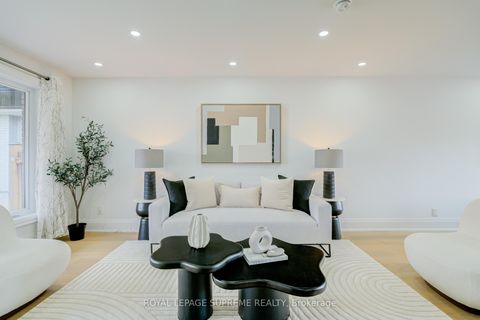 Photo 3 at 21 Spencely Court, Richview, Toronto