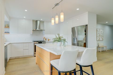 Photo 7 at 21 Spencely Court, Richview, Toronto