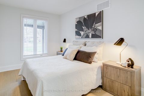 Photo 18 at 21 Spencely Court, Richview, Toronto