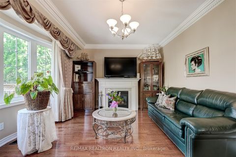 Photo 7 at 192 Israel Zilber Drive, Patterson, Vaughan