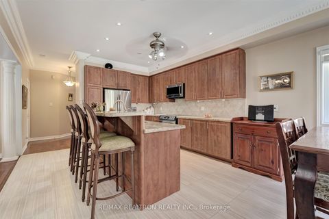 Photo 8 at 192 Israel Zilber Drive, Patterson, Vaughan