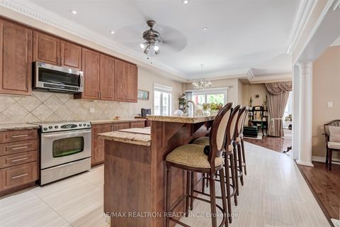 Photo 10 at 192 Israel Zilber Drive, Patterson, Vaughan
