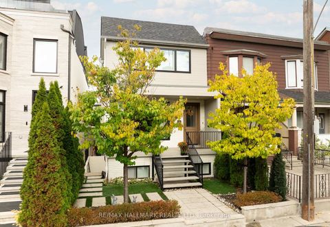 Photo 2 at 18 Foxley Street, Bellwoods, Toronto