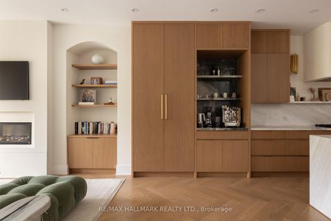 Photo 8 at 18 Foxley Street, Bellwoods, Toronto