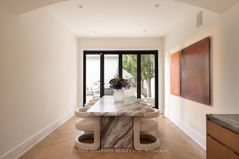 Photo 11 at 18 Foxley Street, Bellwoods, Toronto