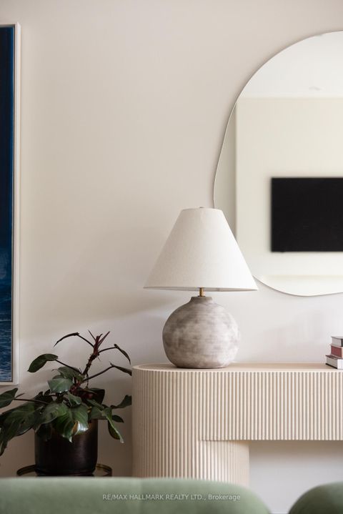 Photo 26 at 18 Foxley Street, Bellwoods, Toronto