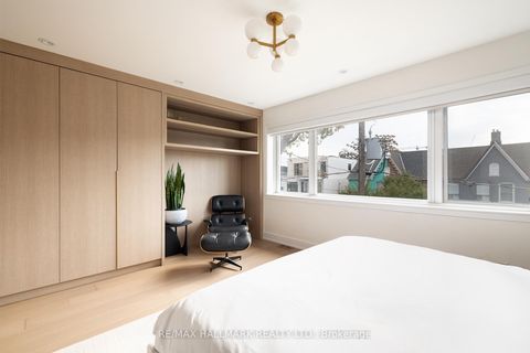 Photo 34 at 18 Foxley Street, Bellwoods, Toronto