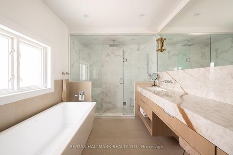 Photo 35 at 18 Foxley Street, Bellwoods, Toronto