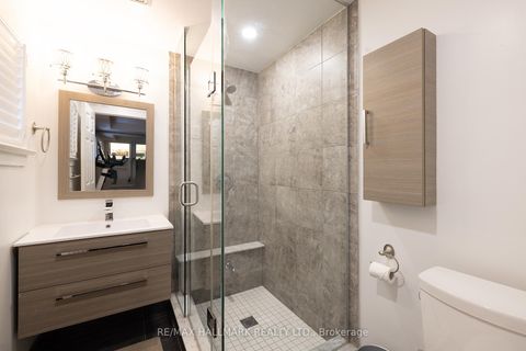 Photo 44 at 18 Foxley Street, Bellwoods, Toronto