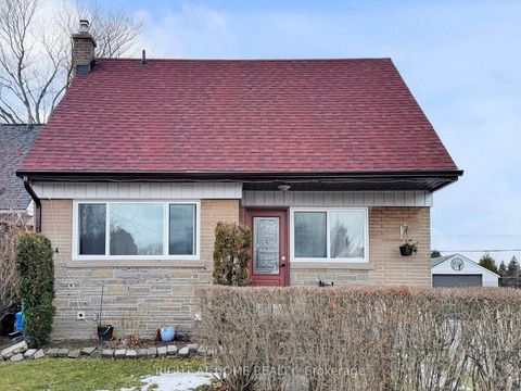 Photo 3 at 46 Glenshephard Drive, Kennedy Park, Toronto