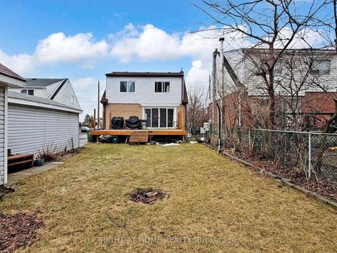 Photo 6 at 46 Glenshephard Drive, Kennedy Park, Toronto