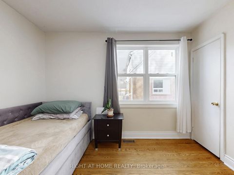 Photo 19 at 46 Glenshephard Drive, Kennedy Park, Toronto