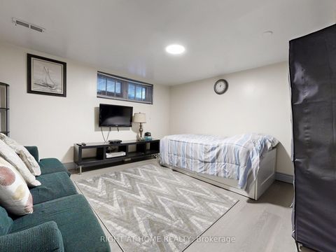 Photo 36 at 46 Glenshephard Drive, Kennedy Park, Toronto