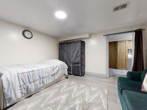 Photo 38 at 46 Glenshephard Drive, Kennedy Park, Toronto