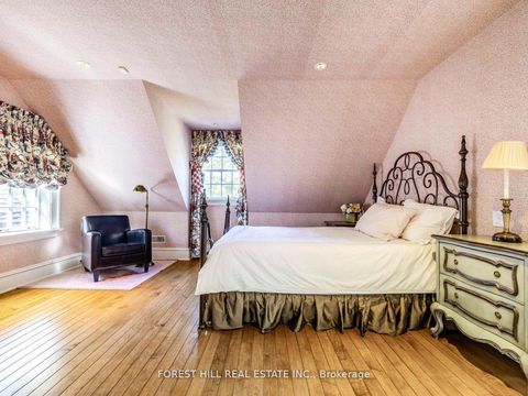 Photo 33 at 11 Dewbourne Avenue, Forest Hill South, Toronto