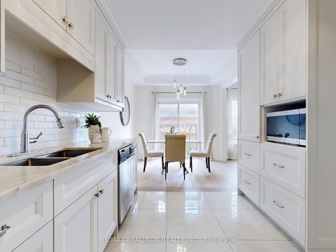 Photo 12 at 60 Colombo Crescent, Maple, Vaughan