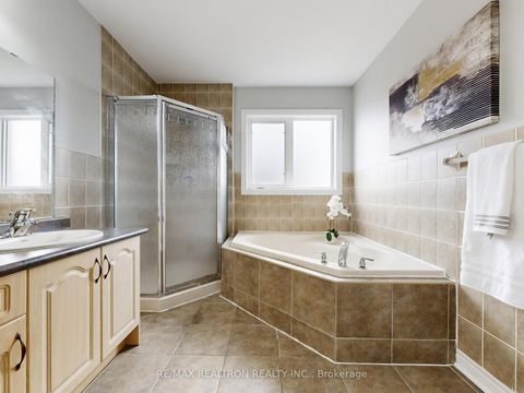 Photo 25 at 60 Colombo Crescent, Maple, Vaughan