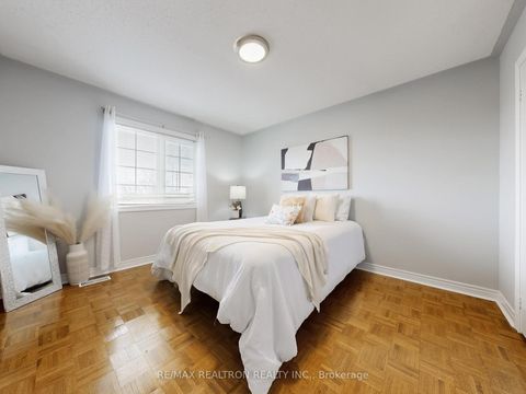 Photo 26 at 60 Colombo Crescent, Maple, Vaughan