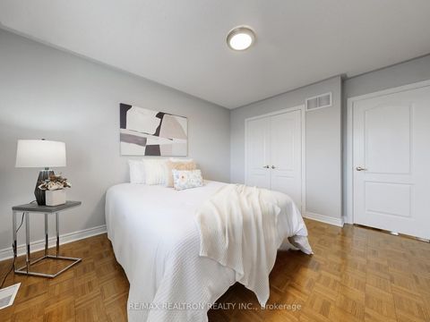 Photo 27 at 60 Colombo Crescent, Maple, Vaughan