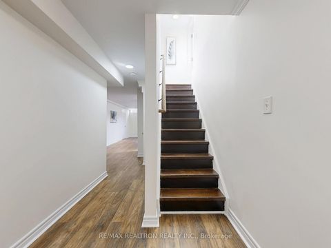 Photo 32 at 60 Colombo Crescent, Maple, Vaughan