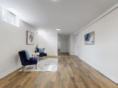 Photo 34 at 60 Colombo Crescent, Maple, Vaughan