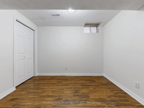 Photo 39 at 60 Colombo Crescent, Maple, Vaughan