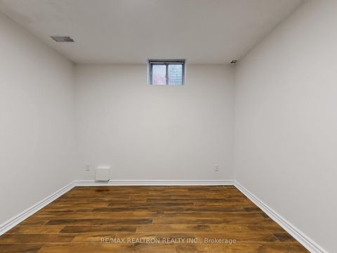 Photo 43 at 60 Colombo Crescent, Maple, Vaughan