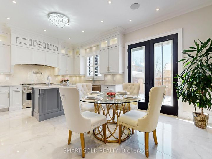 Photo 8 at 20 Dunn Drive, Oak Ridges Lake Wilcox, Richmond Hill