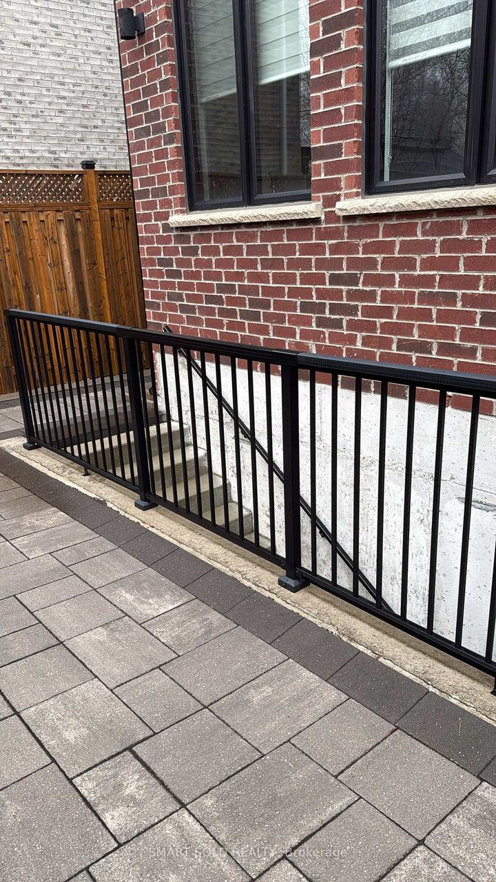 Photo 40 at 20 Dunn Drive, Oak Ridges Lake Wilcox, Richmond Hill