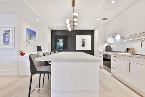 Photo 17 at 401 - 1 Forest Hill Road, Casa Loma, Toronto