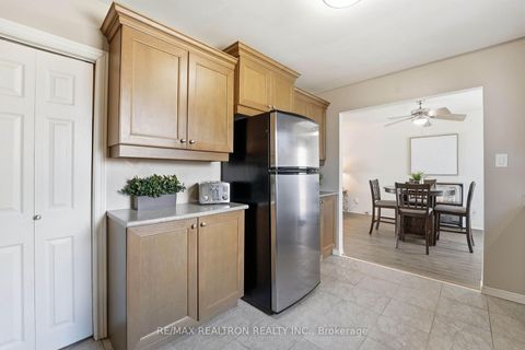 Photo 10 at 184 Silas Boulevard, Keswick North, Georgina